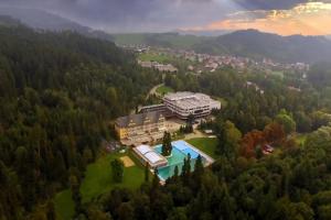 En generel udsigt til bjerge eller udsigt til bjerge taget fra lejligheden