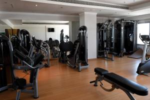 Fitness centrum a/nebo fitness zařízení v ubytování Al Olaya Suites Hotel