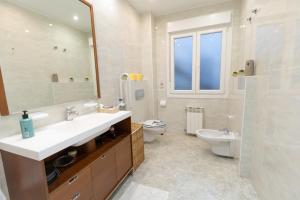Koupelna v ubytování Apartamento VI-VI (Vida en Vitoria) + 41 fotografií