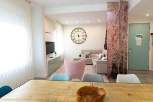 TV a/nebo společenská místnost v ubytování Apartamento VI-VI (Vida en Vitoria)