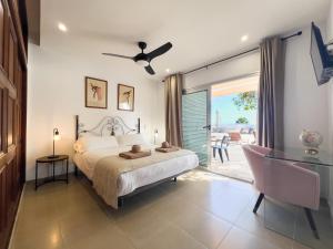 Postel nebo postele na pokoji v ubytování Hélène Holidays - Hotel Boutique + 65 fotografií