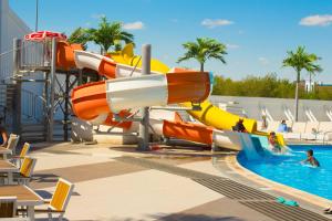 Swimmingpoolen hos eller tæt på Апартаменты в районе Космос