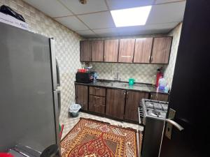 Nhà bếp/bếp nhỏ tại المويهات 2 عجمان الإمارات