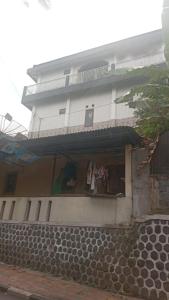 Tòa nhà nơi chỗ nghỉ nhà dân tọa lạc