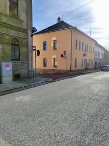 Nabolaget omkring lejligheden eller i nærheden