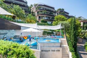 Bazen v nastanitvi oz. blizu nastanitve Hotel Harmonia by Dukley