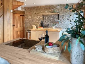 Køkken eller tekøkken på The Long Barn