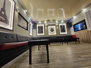 TV a/nebo společenská místnost v ubytování פאטה מורגנה רויאל - מתחם פרטי עם בריכה פרטית