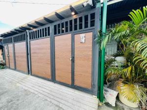 Billede fra billedgalleriet på Homey Hideout- Athena and Noah Units i Magalang