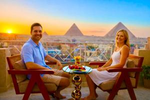 Gæster der bor på Zoom Pyramids View inn + 97 billeder