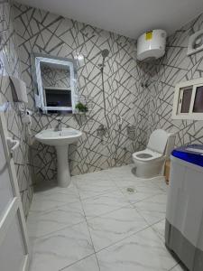 Et badeværelse på شقه خاصه + 59 billeder