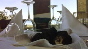 Reštaurácia alebo iné gastronomické zariadenie v ubytovaní Houses of Motovun
