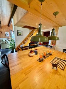 Et opholdsområde på 94 Charming Chalet 10 pax