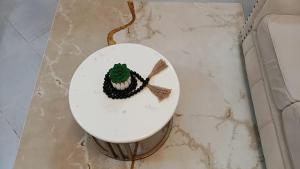 eine Toilette mit einer Dekoration darauf in der Unterkunft Serene Stays in Naivasha + 7 Fotos