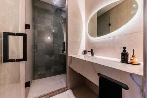 Koupelna v ubytování New Architect & Design Studio - CFC & Maarif + 20 fotografií