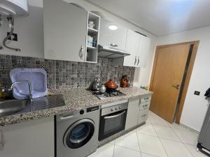 Køkken eller tekøkken på Dar Lakbira Bouznika