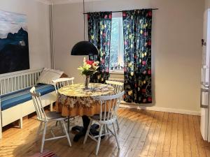 Et opholdsområde på 7 person holiday home in DOCKSTA