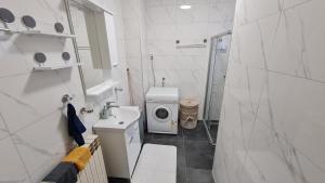 Et badeværelse på Sabina apartmani