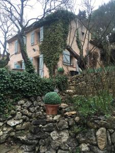 Bygningen som feriehuset ligger i