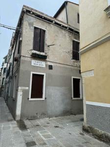 Bygningen som feriehuset ligger i + 30 billeder