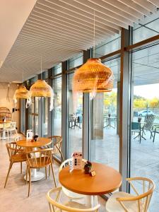 Nhà hàng/khu ăn uống khác tại Sea Breeze Apartment z widokiem na morze