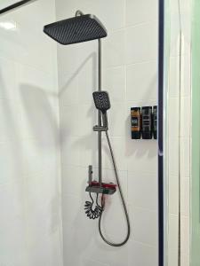 Billede fra billedgalleriet på Water's Edge Lakefront Apt at Pacific Victorian i Mutungo + 59 billeder