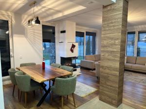 Et opholdsområde på Villa Sunshine Brezovicë