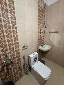 Et badeværelse på Shawn's Guest House 5BHK Villa