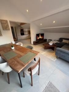 Posezení v ubytování Aix-les-Bains T3 haut standing écrin de calme avec jacuzzi en supplément