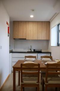 Kuchyň nebo kuchyňský kout v ubytování VIELA Guest House T2