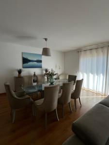 Khu vực ghế ngồi tại Alojamento Local Pando