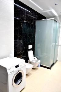 Et badeværelse på The White Villa + 28 billeder