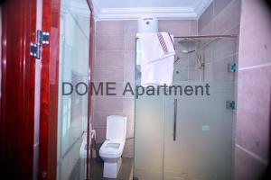 Et badeværelse på The Dome Apartment
