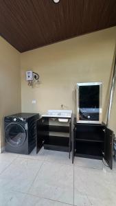 Et tv og/eller underholdning på Bamboo grove villa