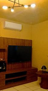 TV/trung tâm giải trí tại House Medeiros +11 ảnh