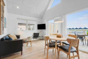 Et tv og/eller underholdning på 9954-Hvide-Sande-Langsand-214