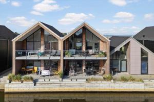 Tòa nhà nơi căn hộ tọa lạc