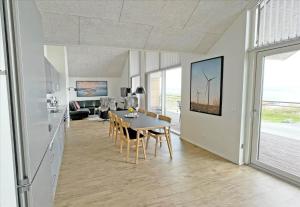 Et tv og/eller underholdning på 902-Hvide-Sande-Langsand-98-1-sal