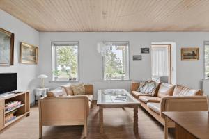 TV/trung tâm giải trí tại 4015-Stege-Sondre-Landevej-19 +15 ảnh