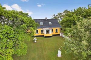 Tòa nhà nơi nhà nghỉ dưỡng tọa lạc