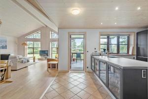 Køkken eller tekøkken på R962-Rodvig-Skovstumperne-12