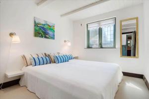 En eller flere senge i et værelse på R614-Rodvig-Stevns-Strandvaenget-1