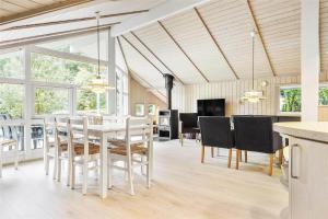 Et tv og/eller underholdning på 3306-Stege-Bunden-7 + 10 billeder