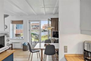 Køkken eller tekøkken på 4109-Borre-Klintholm-Havneby-9