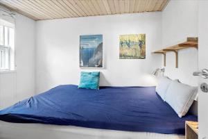 En eller flere senge i et værelse på 2027-Stege-Ulvshalevej-257