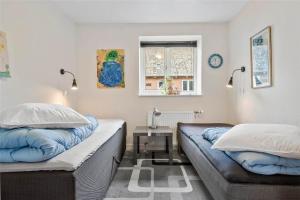 En eller flere senge i et værelse på 8002-Kalvehave-Sondre-Led-4