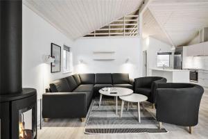 Et opholdsområde på R605-Rodvig-Stevns-Thormodsvej-5 + 14 billeder