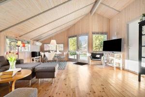 Et tv og/eller underholdning på R968-Rodvig-Skovstumperne-8