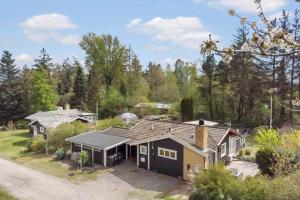 una vista aerea di una casa di 8214-Lundby-Timianvej-3 a Lundby