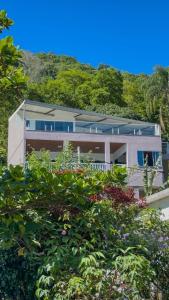 En generel udsigt til bjerge eller udsigt til bjerge taget fra feriehuset